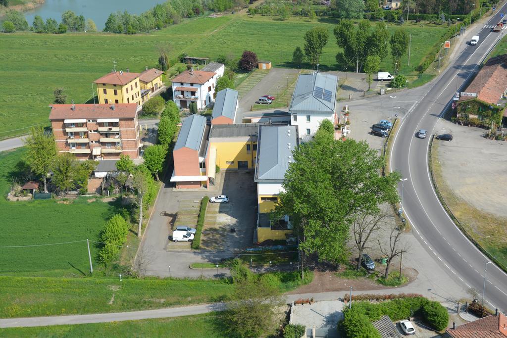 Hotel Riverside Modena Exterior photo